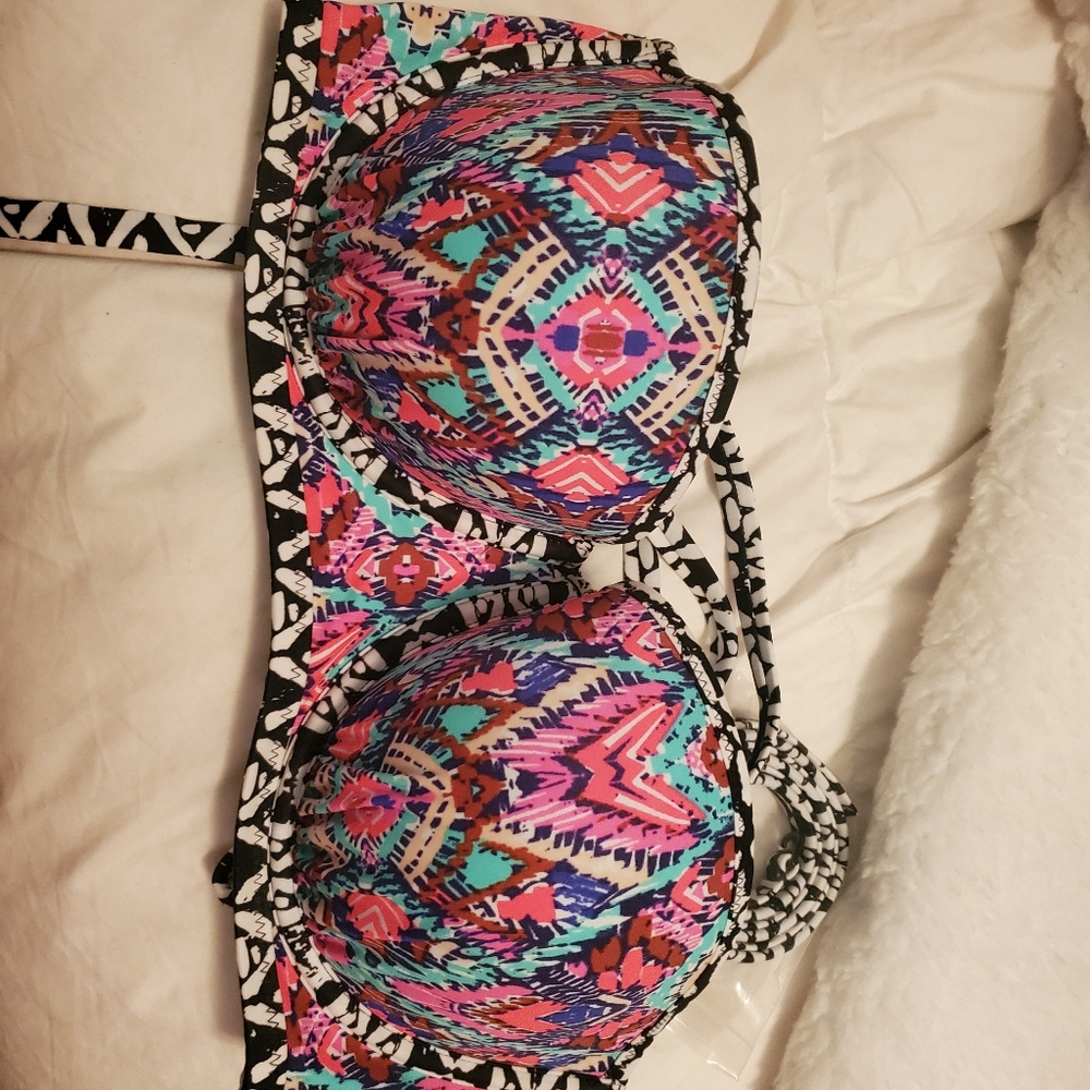 Bikini Top- 34D bandeau/lace-up back Shade & Shore